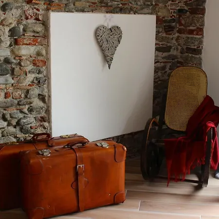 La Piccola Corte Malpensa, 8 Minuti D'auto 3* 비촐라티씨노