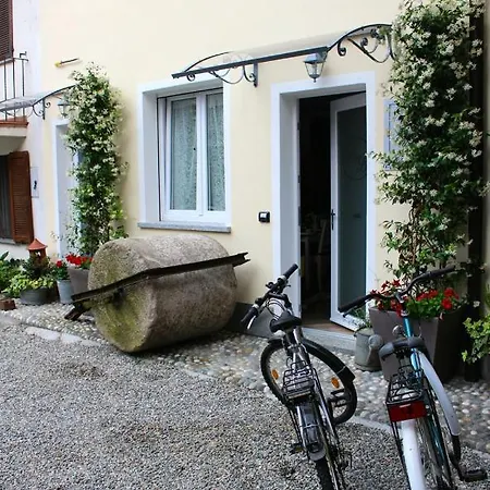La Piccola Corte Di Malpensa Bed & Breakfast *